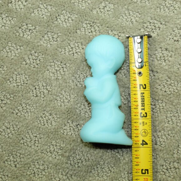 Vintage Fenton 3.75" Satin Blue Glass Praying Boy Figurine with Original Sticker - Picture 8 of 10